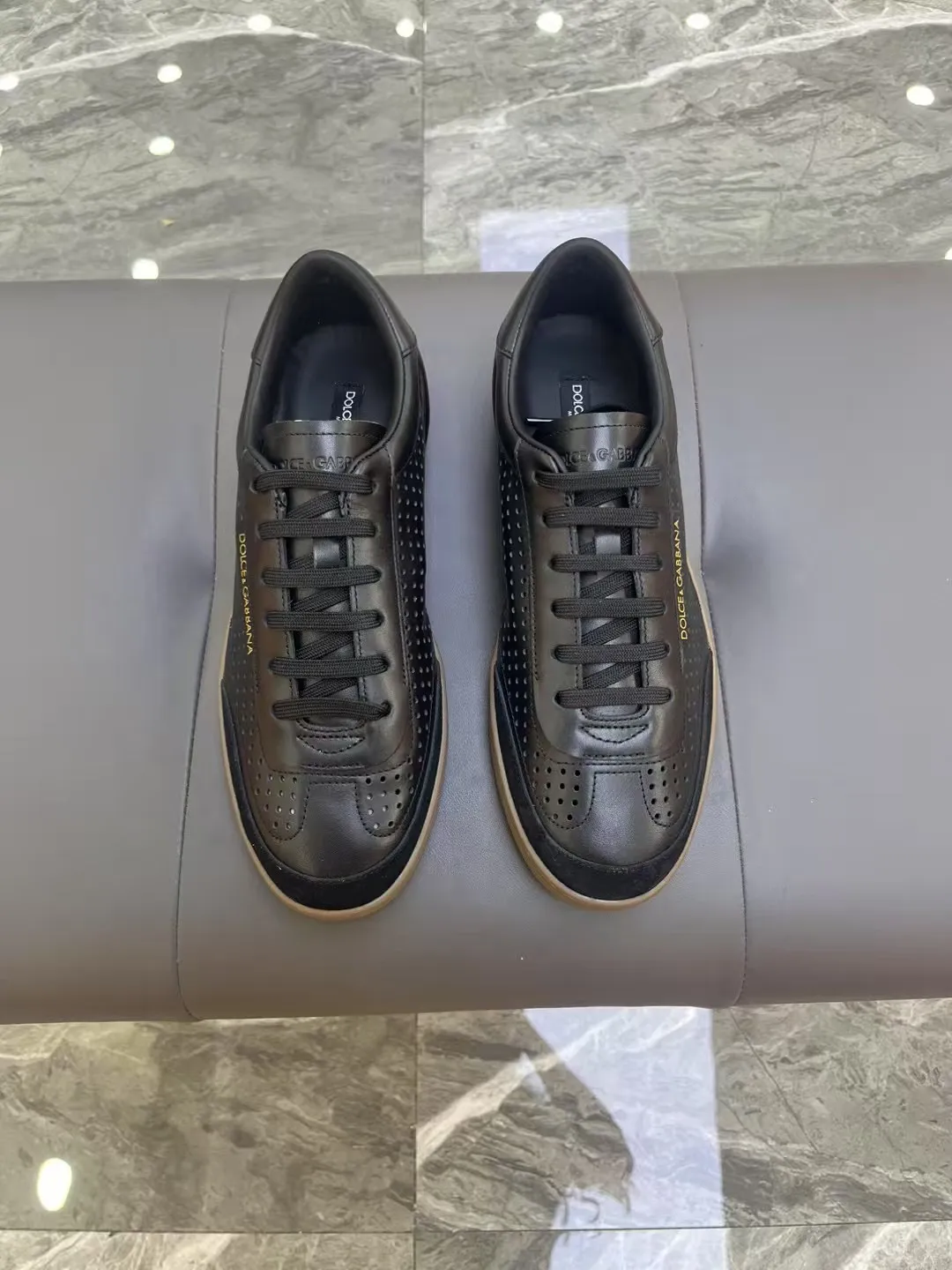 Men's Men's Shoes 💰400 [New Style] 🐝🐝DG—Dolce&G men's calfskin sneakers Portofino Yacht shoes, simple and versatile design, unique saddle leather soles. The Dolce &G logo rear wing is the icing on the cake. Imported cowhide + rubber outsole Size: 39-44 (customized at 38.45)